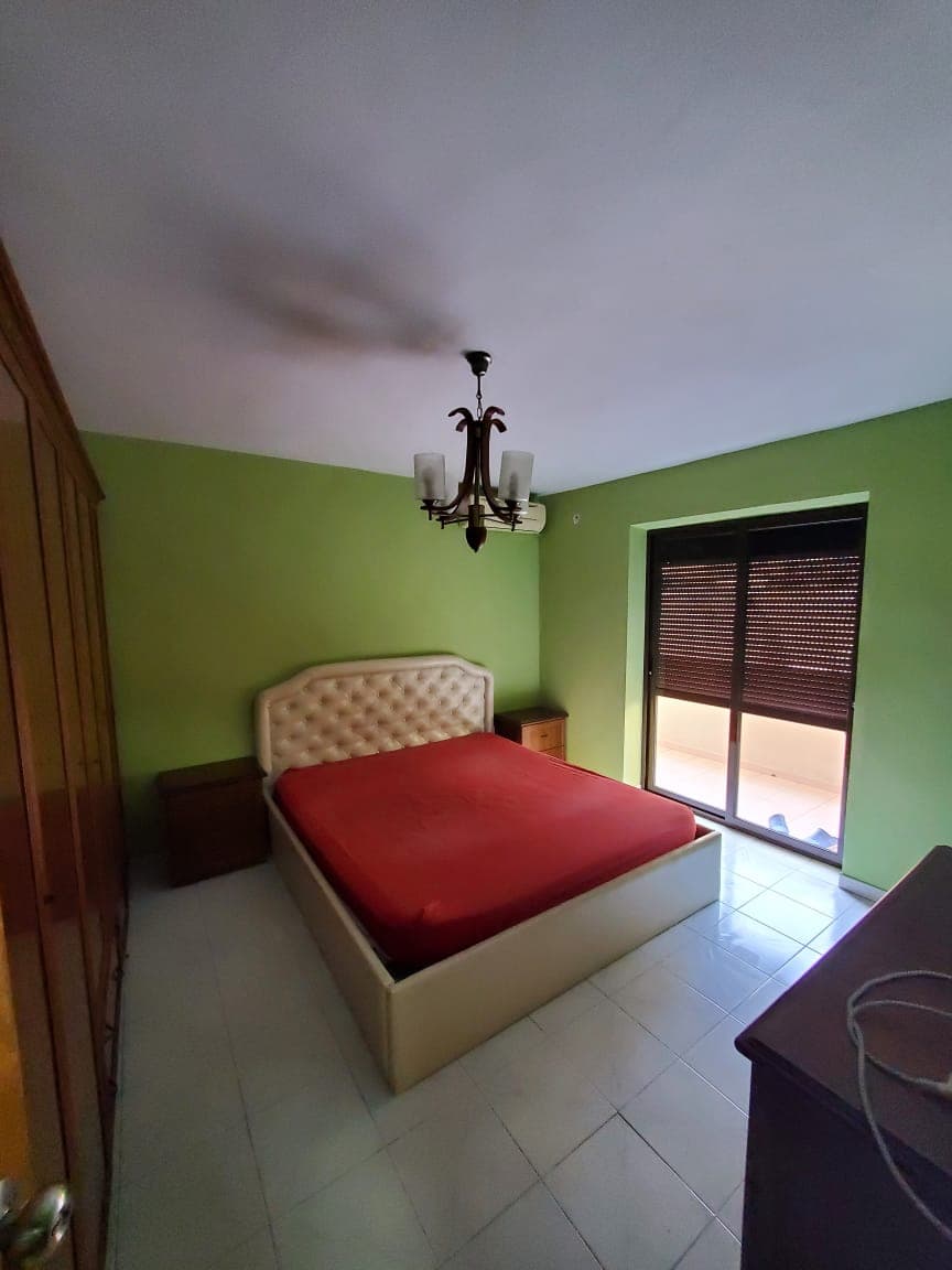 Shitet apartament 3+1+2 tek 21 Dhjetori 3