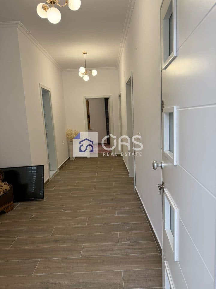 jepet me qera apartament 2+1+ post parkimi tek Siri Kodra 4