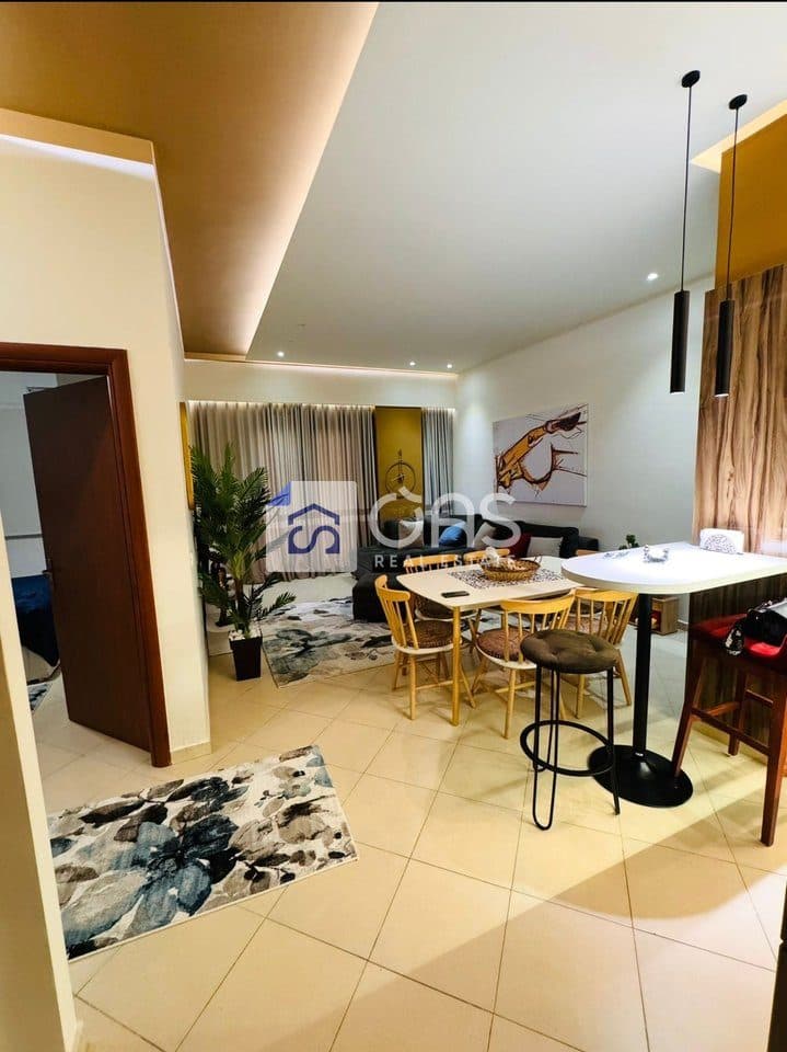 Jepet me qera apartament 1+1+Post Parkimi tek Kodra e Diellit. 4