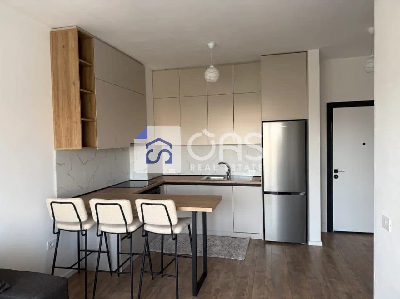 Jepet me qera apartament 1+1 Ne Kamez