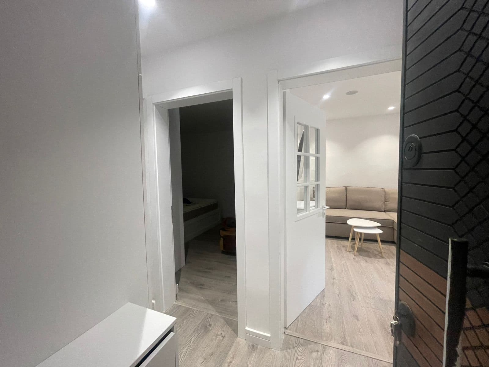 Jepet apartament me qera 1+1 perballe Harry Fulzit. 4