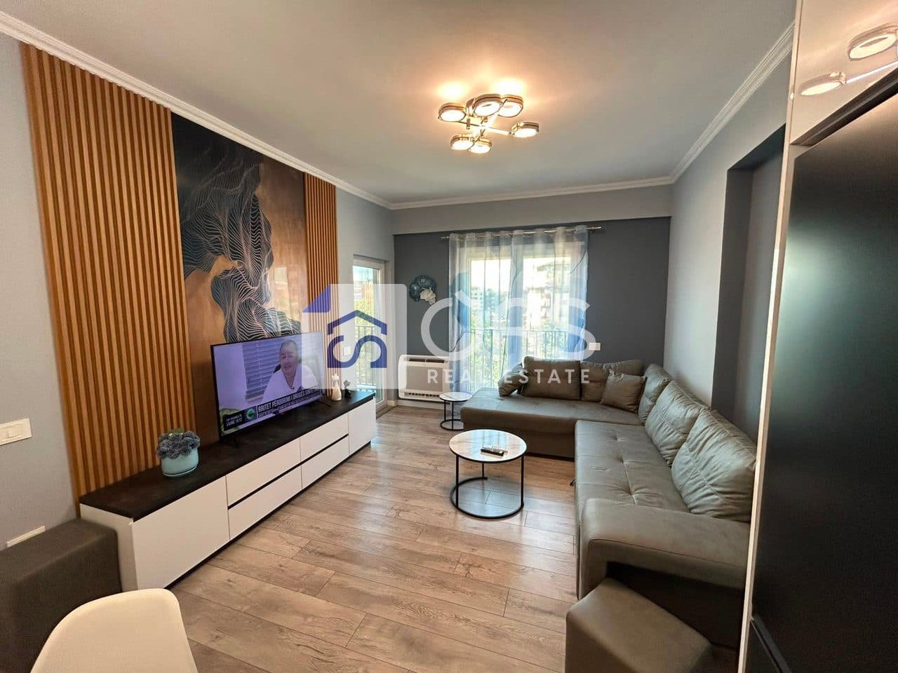 Jepet me qera apartament 2+1 te Rruga e Barikadave.
