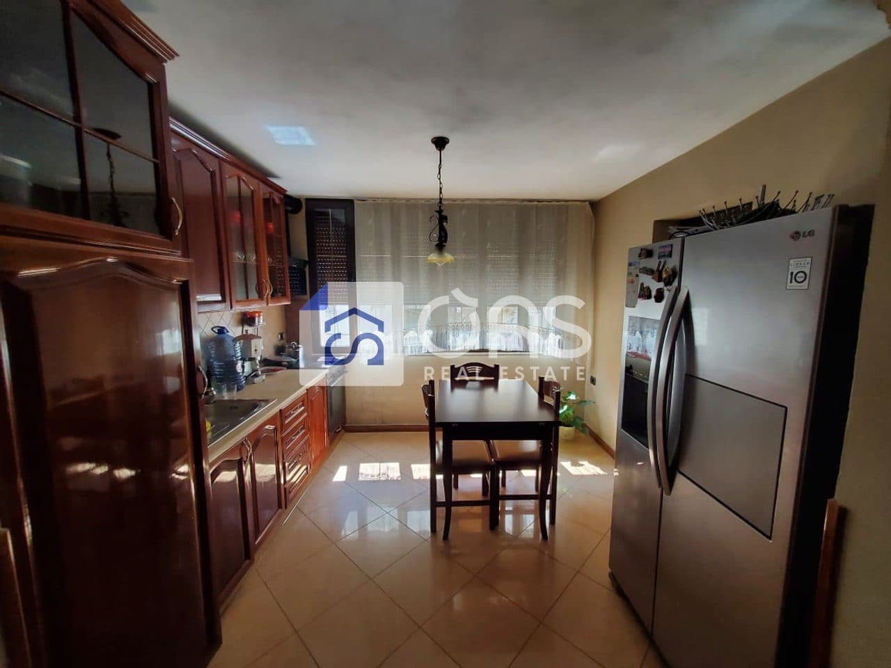 Shitet apartament 3+1+2 tek 21 Dhjetori 2
