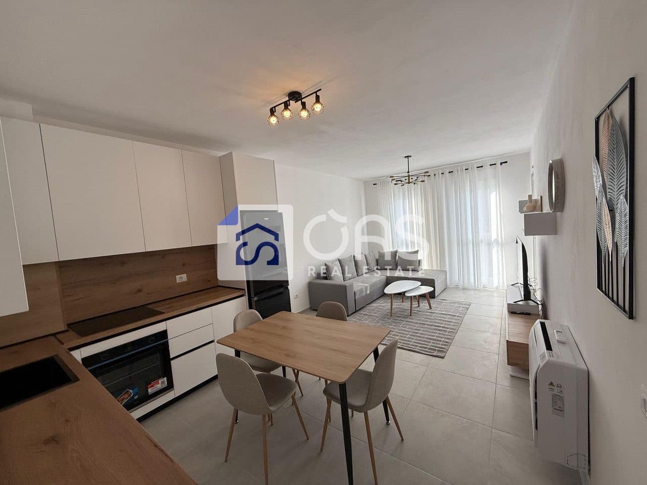 Jepet me qera apartament 2+1 te Univers City 2