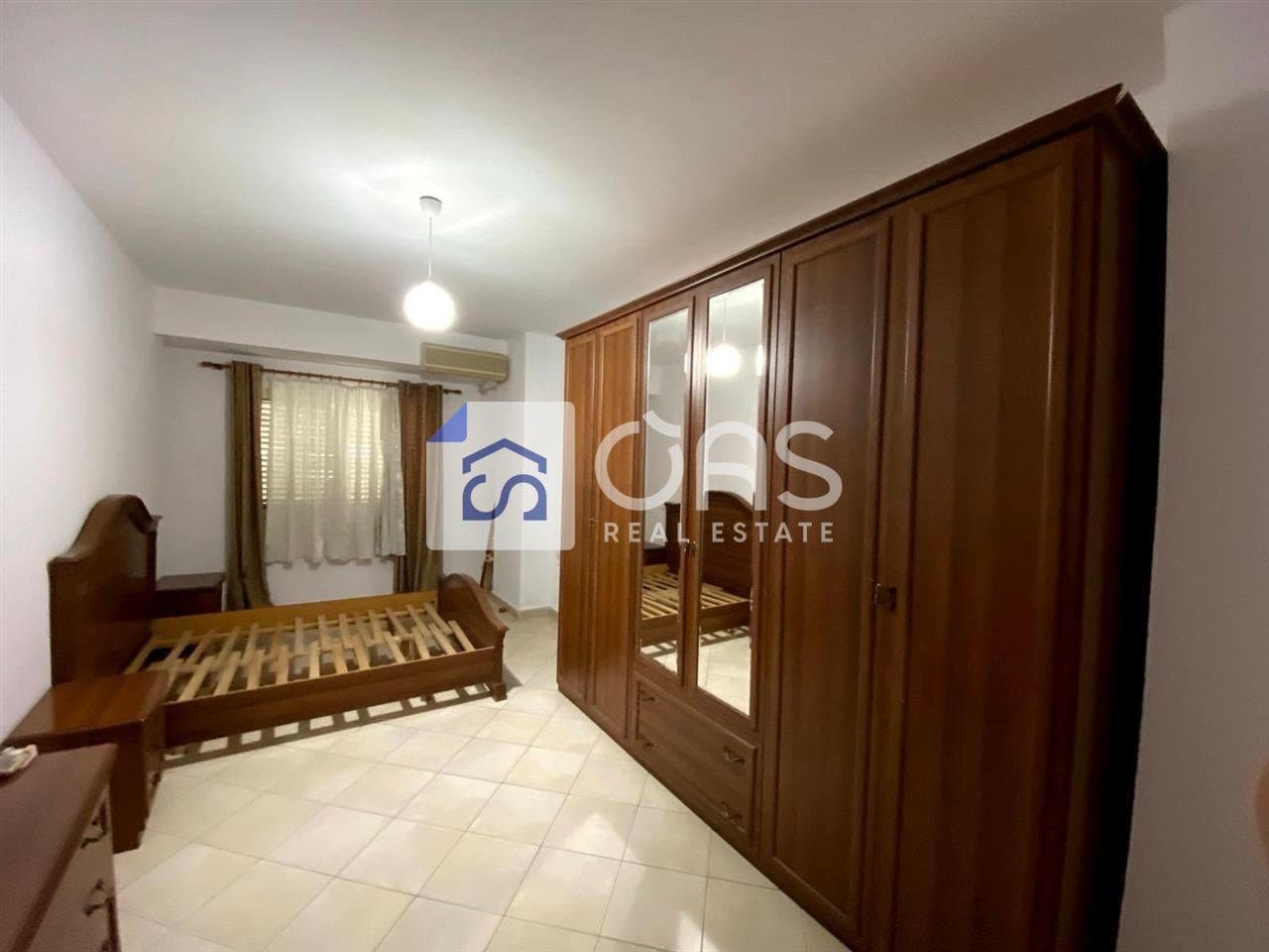 Jepet me qera apartamenti 2+1 ne Yzberisht 2