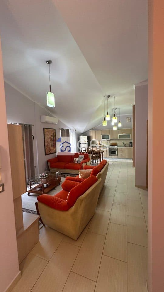 Jepet apartament me qera 3+1 Komuna Parisit 3