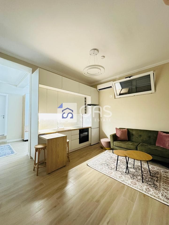 Jepet Apartament me qera 1+1 Ne Porcelan