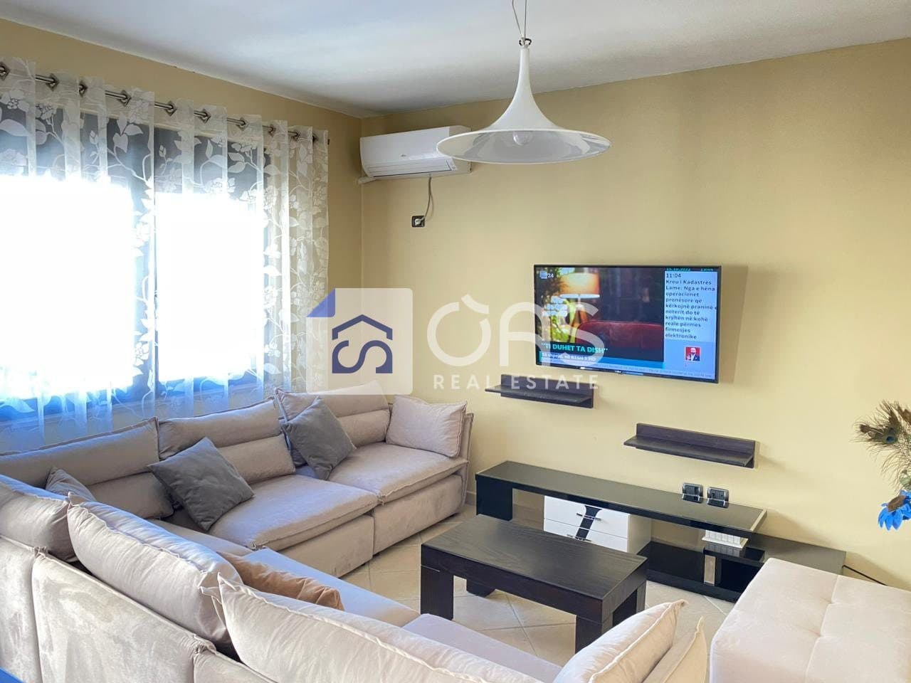Jepet apartament 2+1+2+ post parkimi me qera tek Pazari i Ri