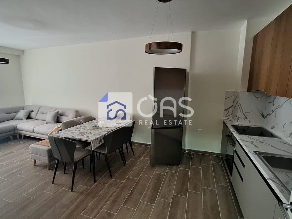 Jepet apartament me qera 2+1 ne 5 Maj 3
