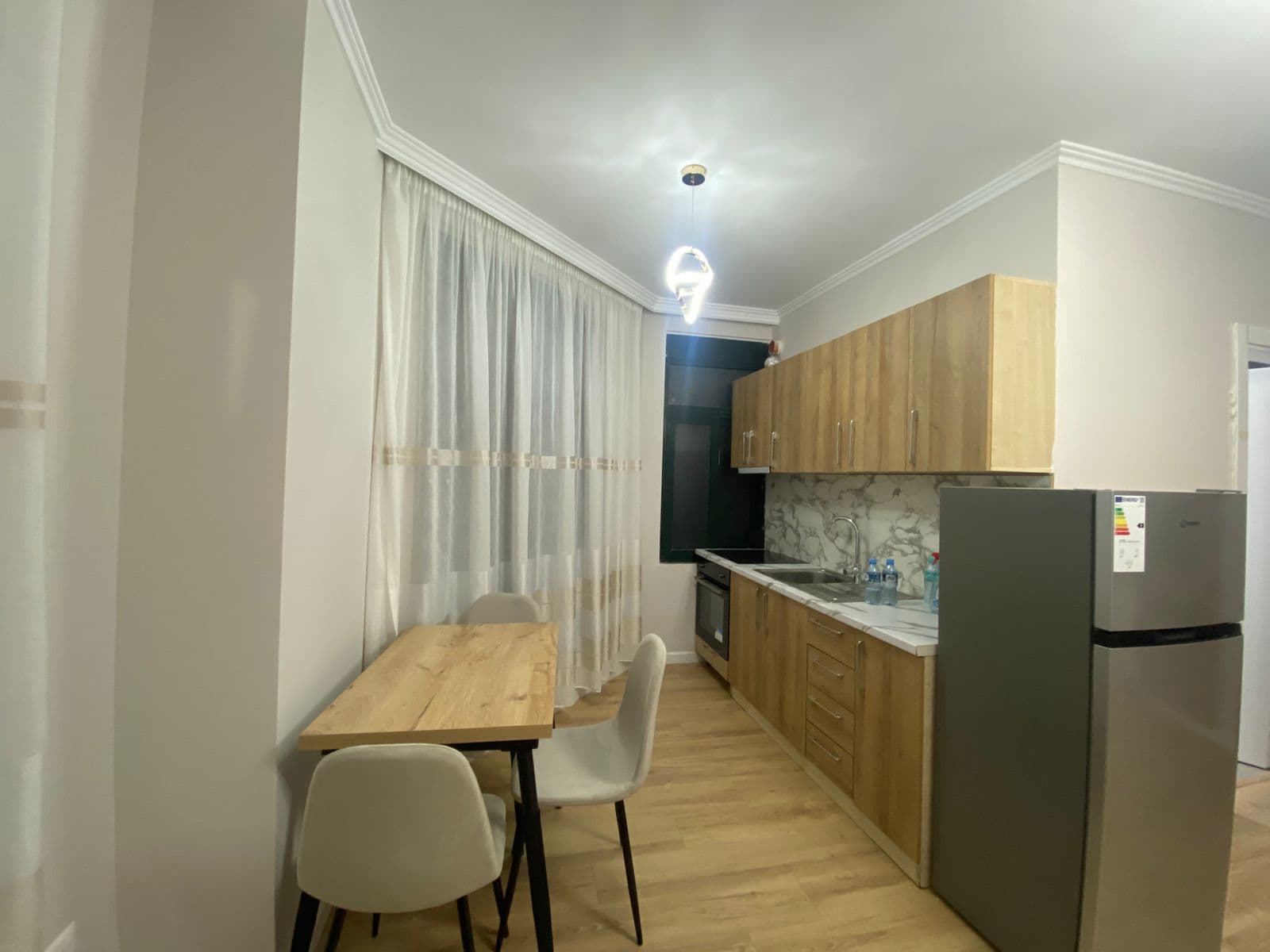 Jepet me qera apartament 1+1 tek 21 Dhjetori 2