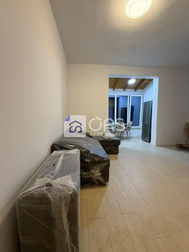 Jepet me qera apartament 1+1 kodra e diellit 3