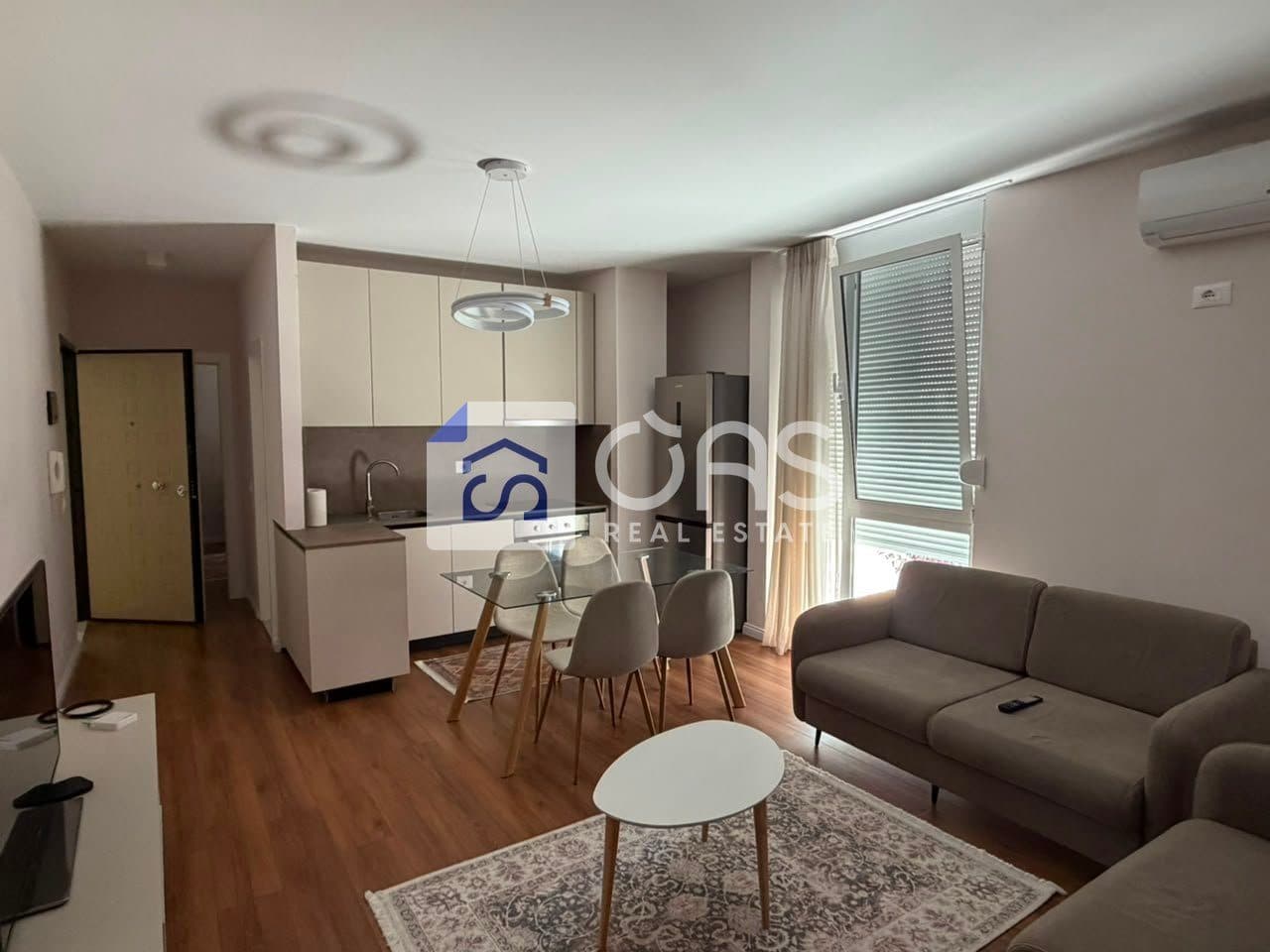 Jepet me qera apartament 2+1 RRUGA BARRIKADAVE