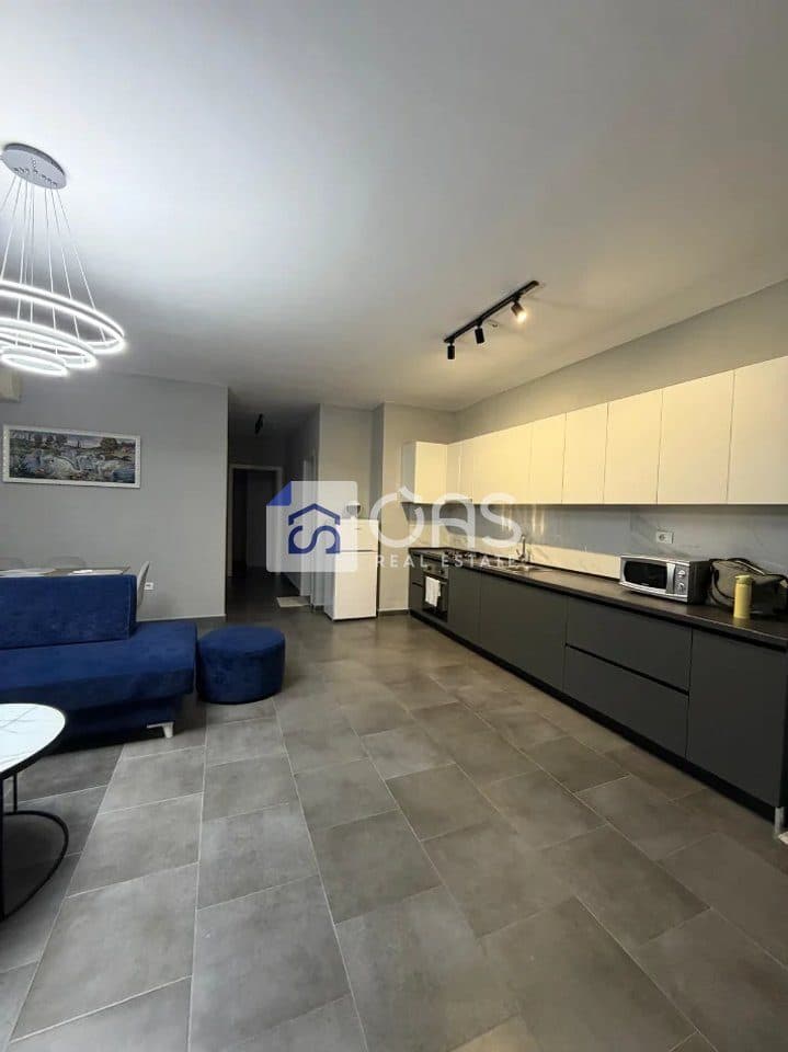 Jepet apartament me qera 2+1 Ne Shkoze 3
