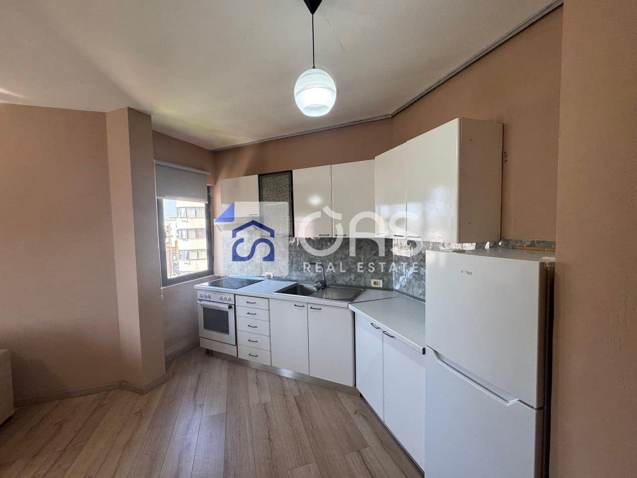 Jepet apartament me qera 1+1 Ish Stacioni Trenit 3