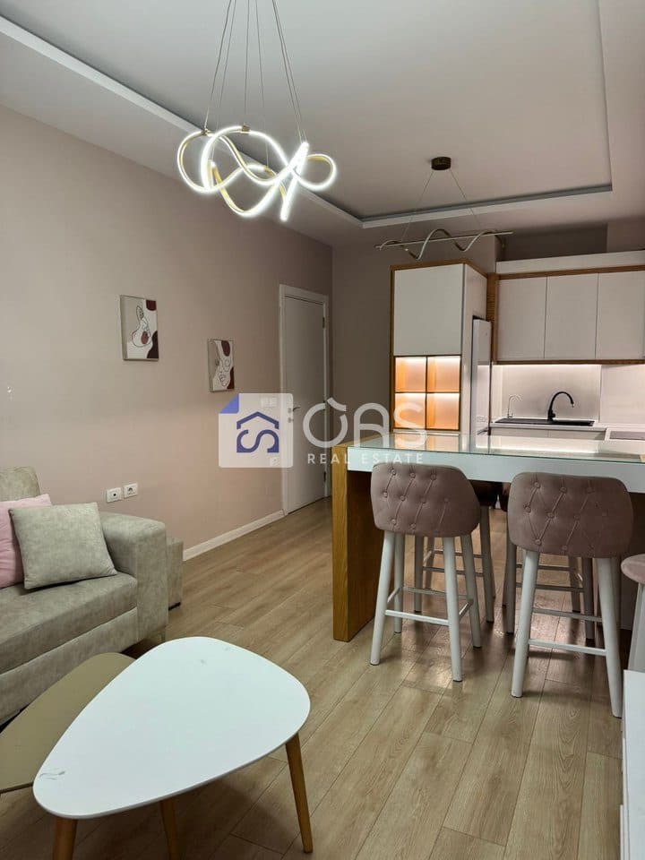 Jepet me qera apartament 2+1+2 Casa Italia 3
