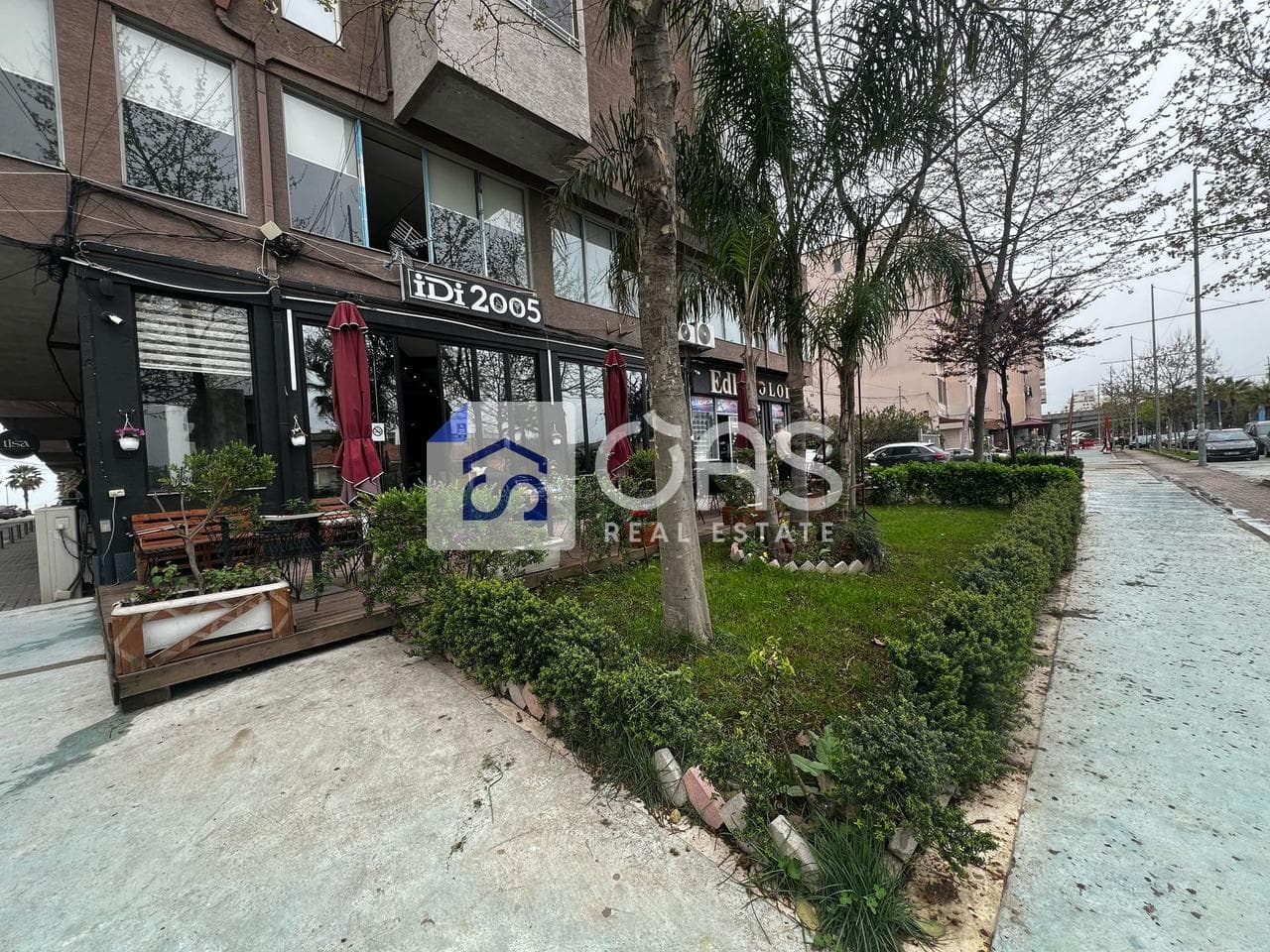 Shitet Lokal(Ambient) ne Durres. 4