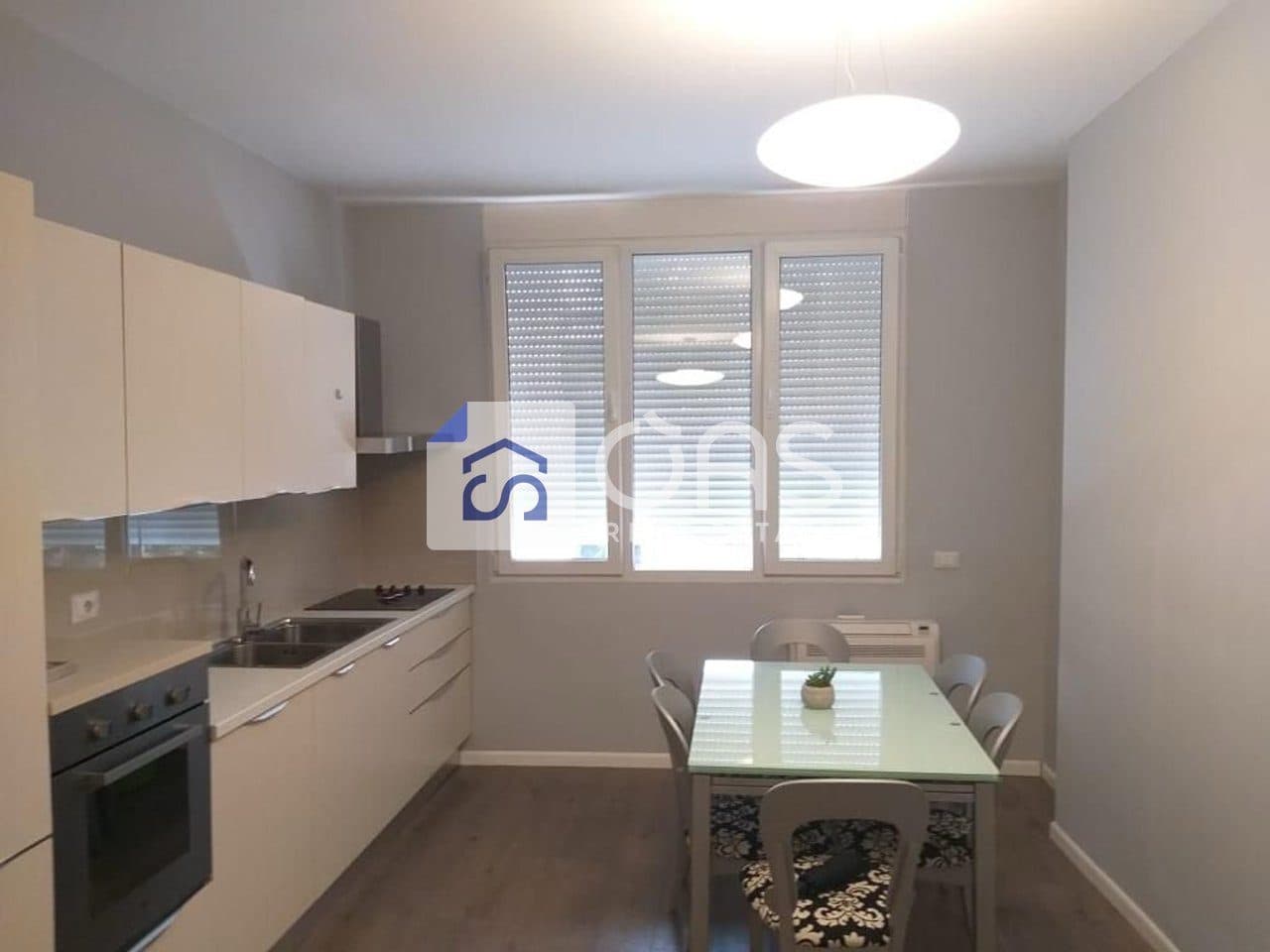 jepet me qira Apartament Luksoz 1+1 Bllok (pizza time)