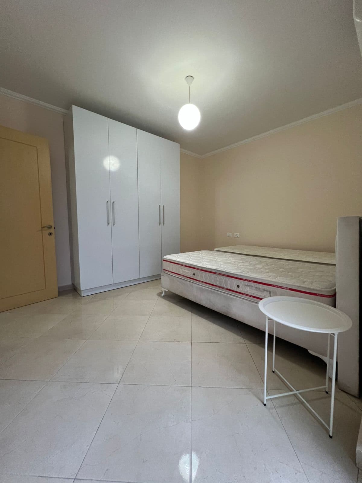 Jepet apartament me qera 1+1 ne Astir. 3