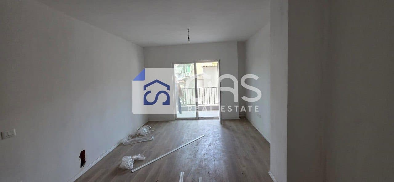 Shitet apartament 1+1 tek Dritan Hoxha 3