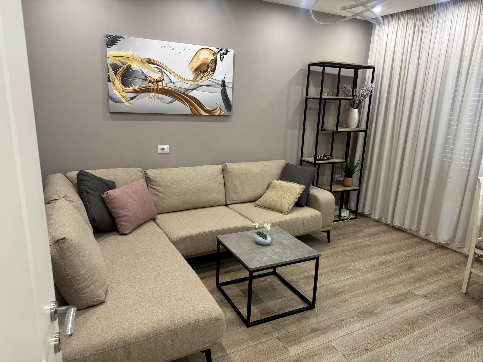 Jepet e Qera Apartament 1+1 Tek Stacioni i Trenit