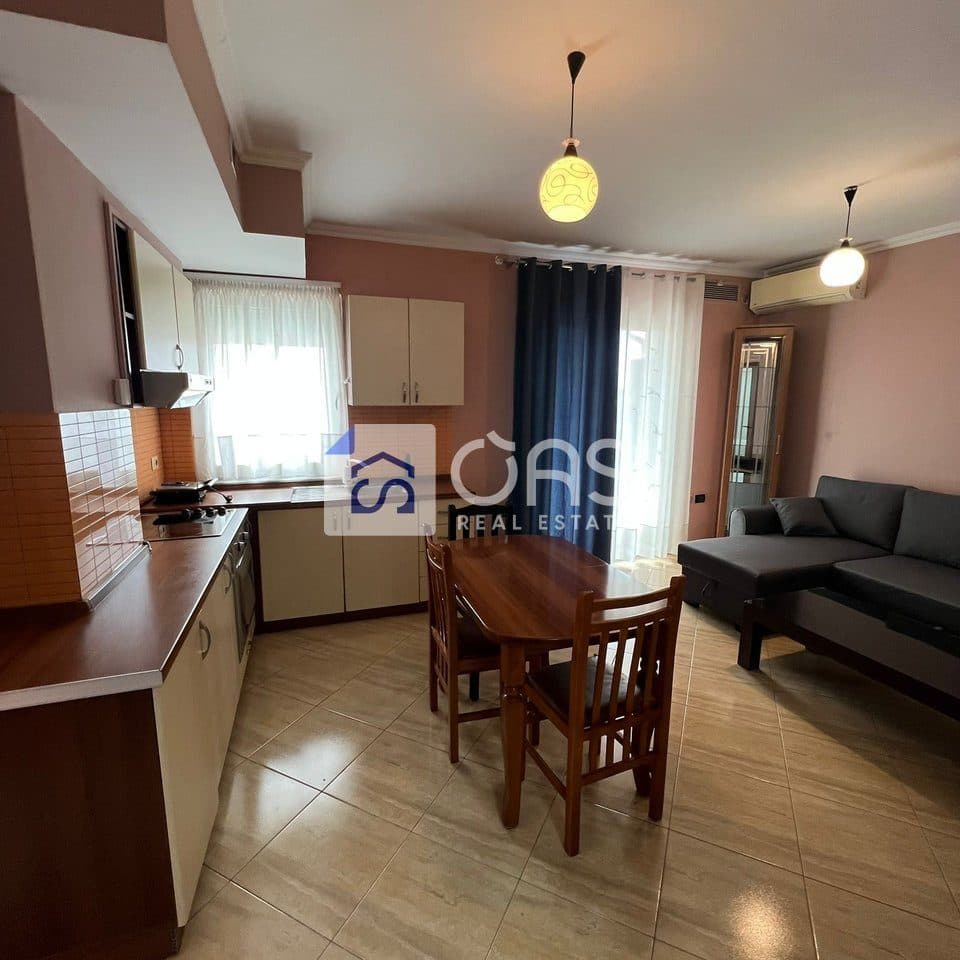 Jepet me qera apartament 1+1 rruga e dibres 2