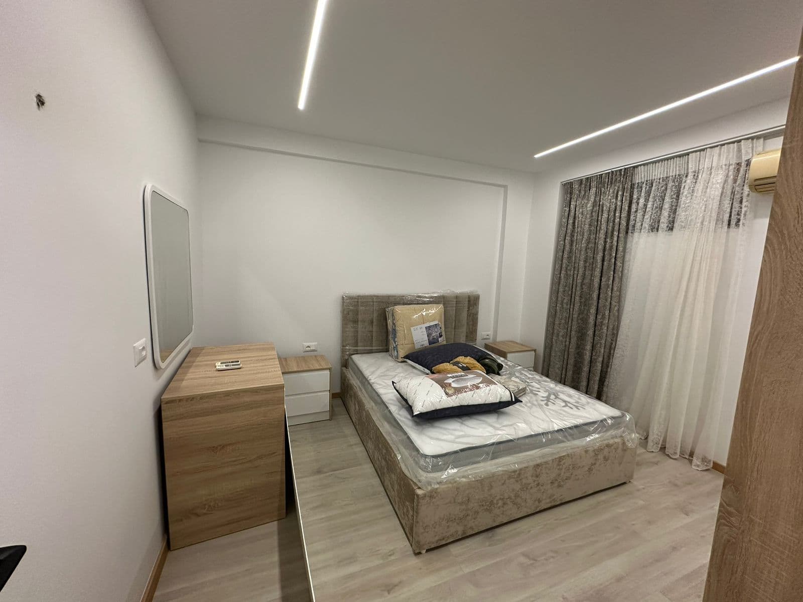 Jepet me qera apartament 1+1 te Zogu i Zi 3