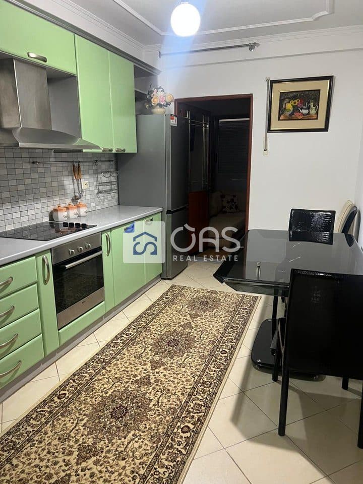 Jepet apartament me qera 2+1 Rruga e Kavajes