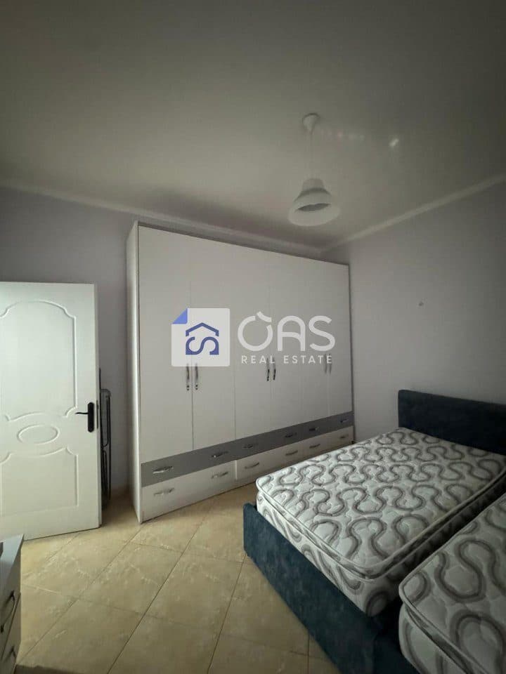 Jepet me qera apartamenti 1+1 porcelain
