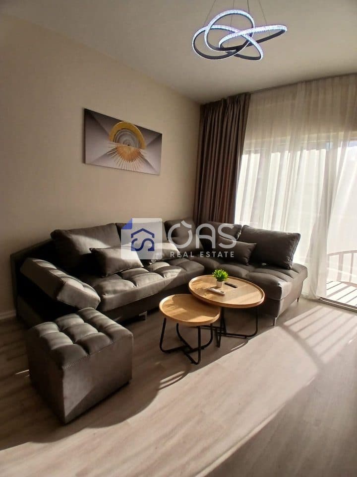 Jepet me qera apartament 2+1 Tek Zogu i Zi 3