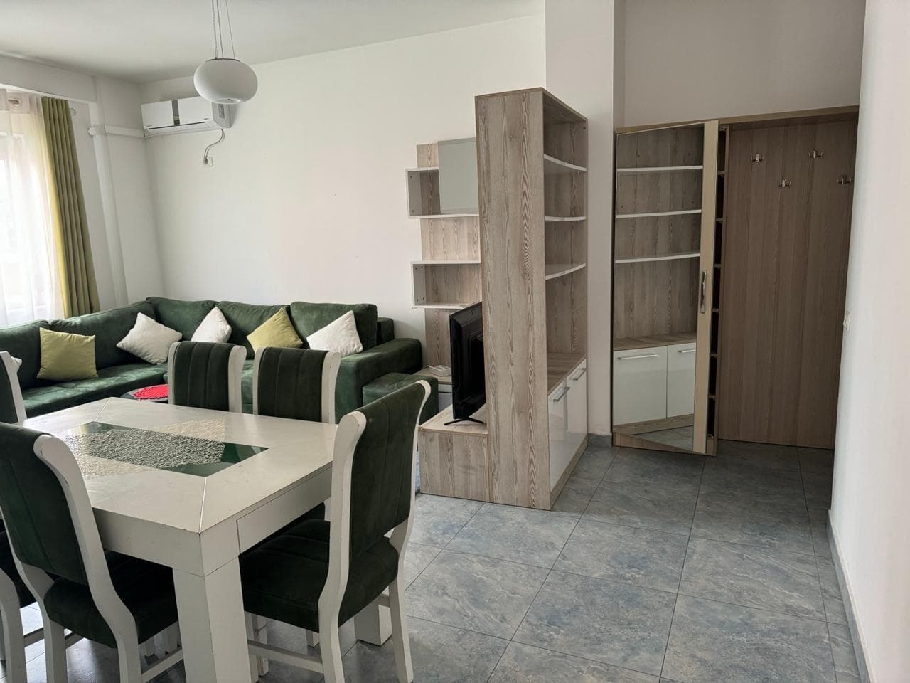 Apartament 1+1 Me Qira në Liqeni i Thatë, Tiranë - 550€ | 76 m²