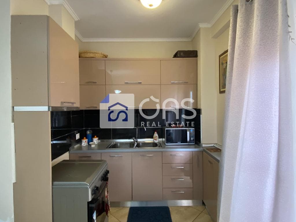 Jepet me qera apartament 1+1 tek Rruga Bardhyl. 3