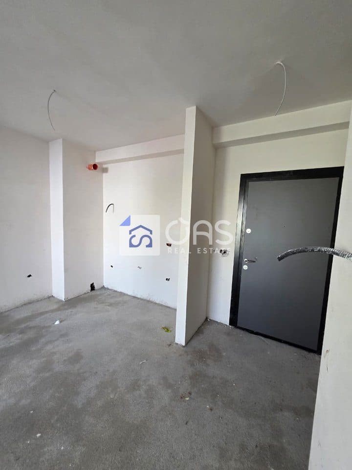 Shitet apartament 1+1 tek Rruga e Dibres 100.000 euro 3