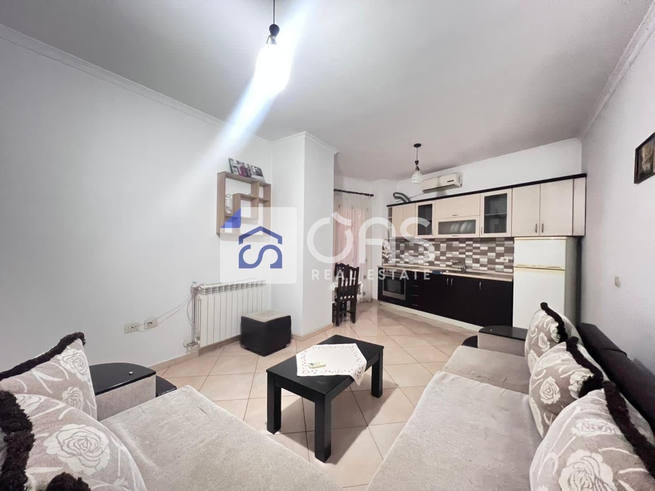 Jepet me qira apartamenti 1+1 Ne Porcelan 500 euro