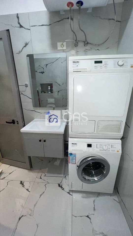 Jepet me qera garsionere tek Rruga e barrikadave 3