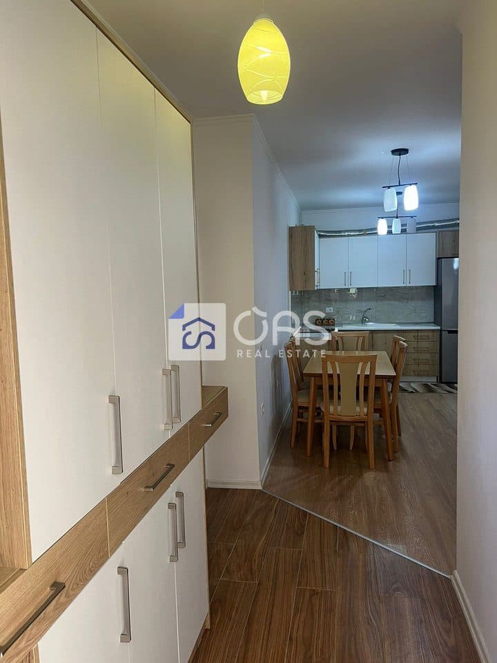 Jepet apartament me qera 3+1 te Kodra e Diellit 4