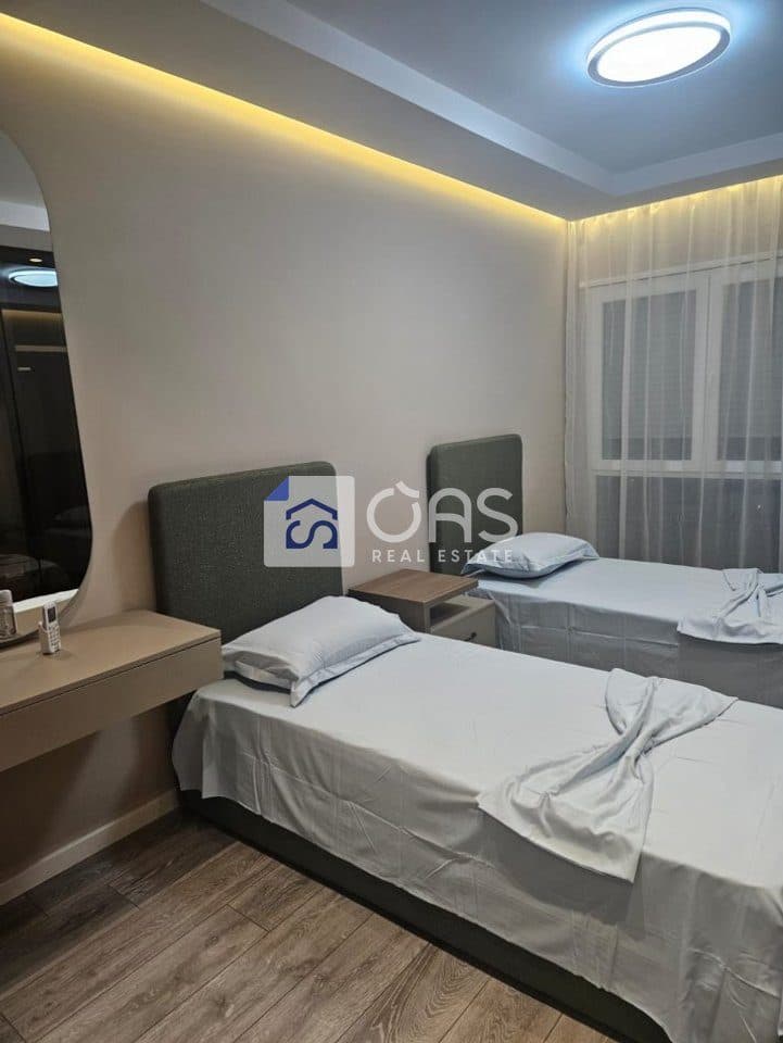 Jepet me qera apartament 2+1+2 tek Dritan Hoxha 4