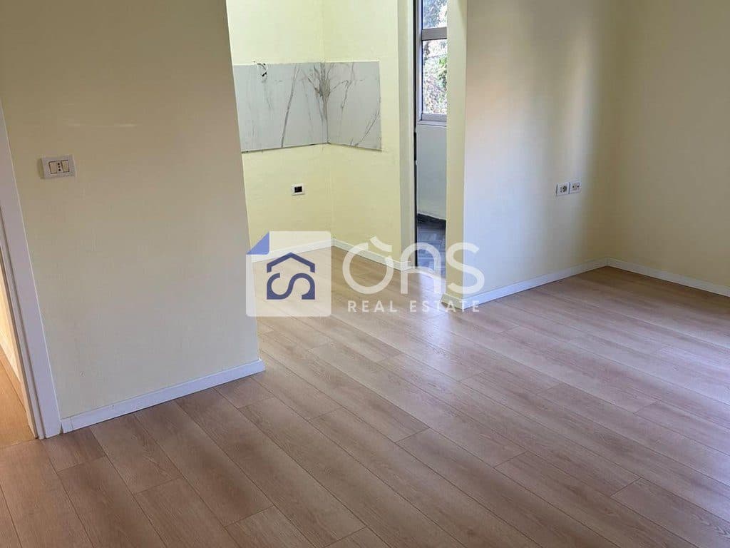 Shitet Apartamenti 1+1 Pallati me shigjeta 4
