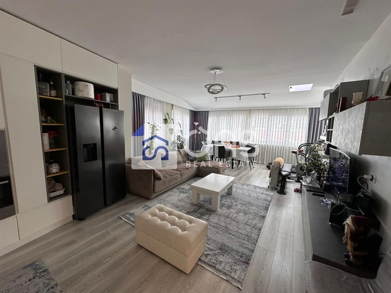 Shitet apartament 3+1 ne Fresk 2