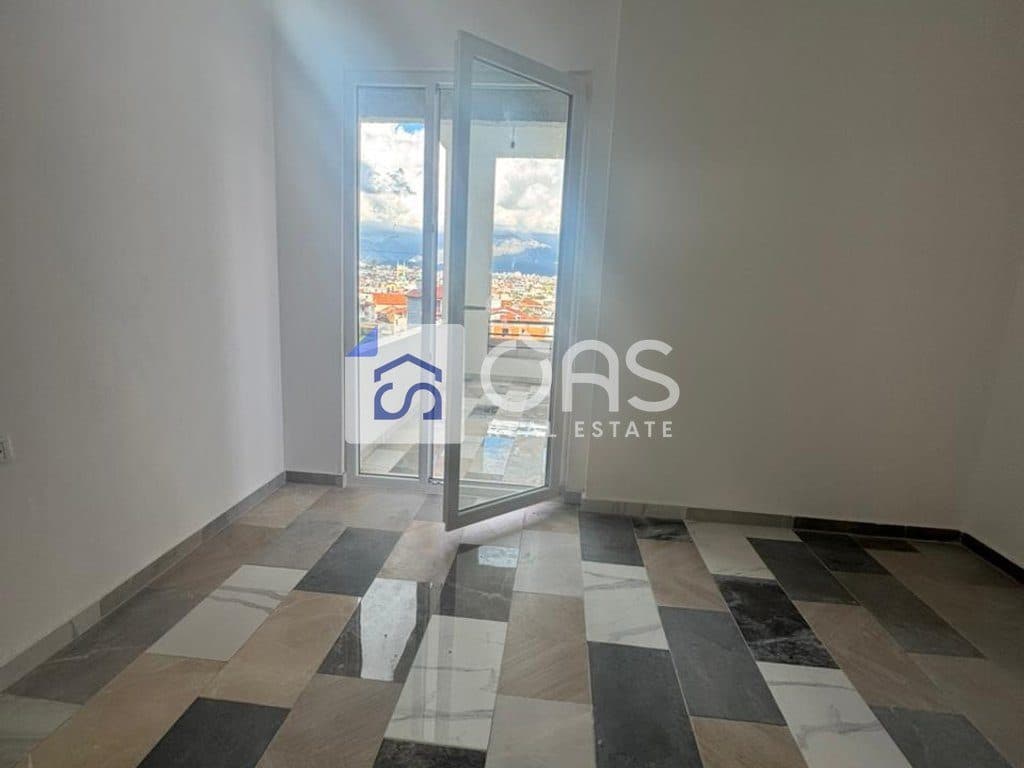 Shitet apartament 2+1+2 ne Pallatet e Verdha 4