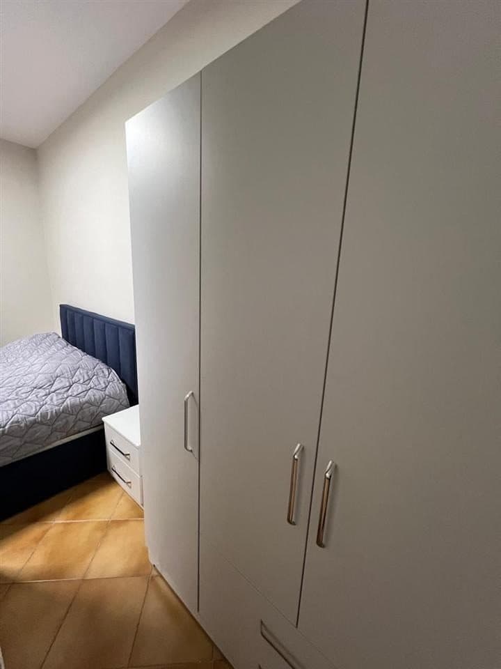 Jepet apartament me qera 1+1 ne Bllok 4