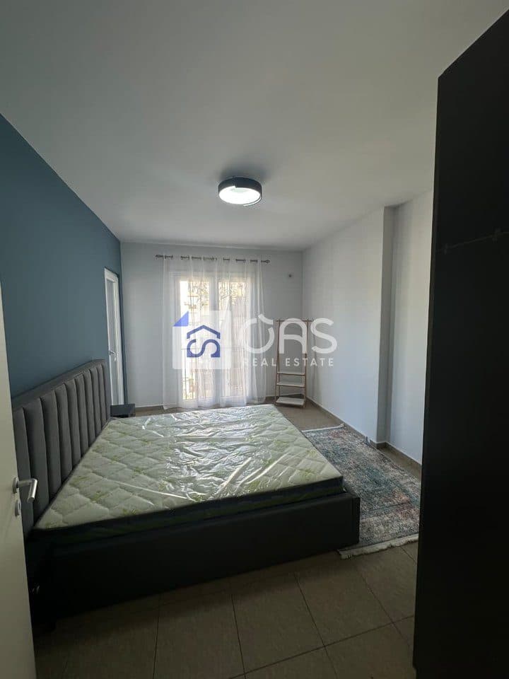 Jepet apartament me qera 1+1 Bulevardi Zogu i Par 4