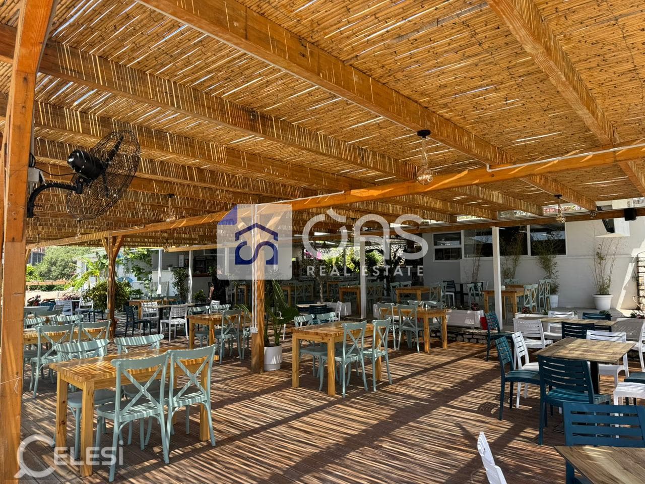 JEPET ME QERA PER SEZONIN VEROR 1 PRILL - 15 TETOR, BAR - RESTORANT