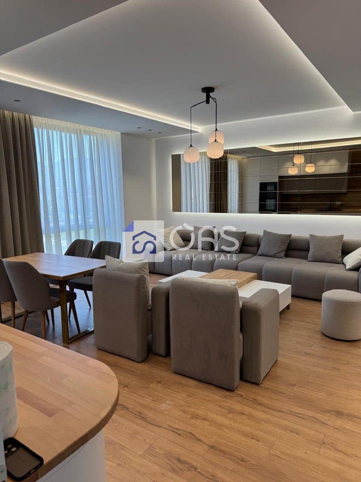 Jepet me qera apartament 1+1 tek Bulevardi i Ri 3