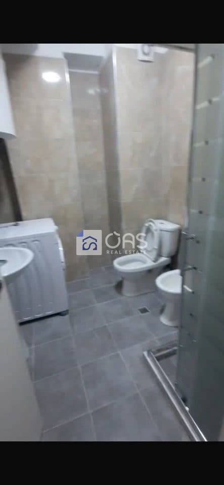 Jepet me qera apartamenti 3+1 5 maj (pallatet e bashkis) 4