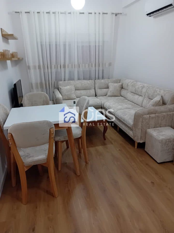 Jepet apartament me qera 1+1 ne Ali Dem