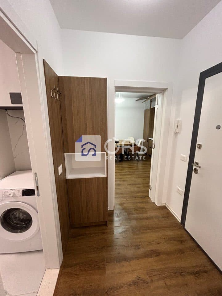 Jepet me qera apartament 1+1 tek Bulevardi i Ri 4