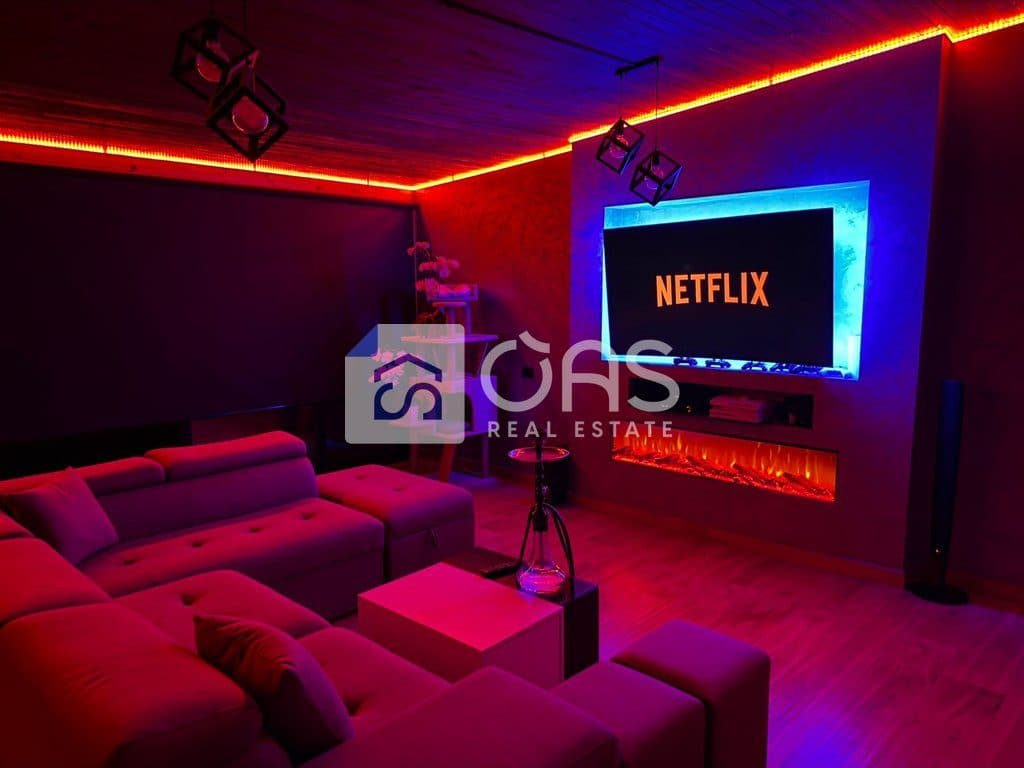 Shitet apartament 2+1+2+2 tek Fresku (Qesarake)