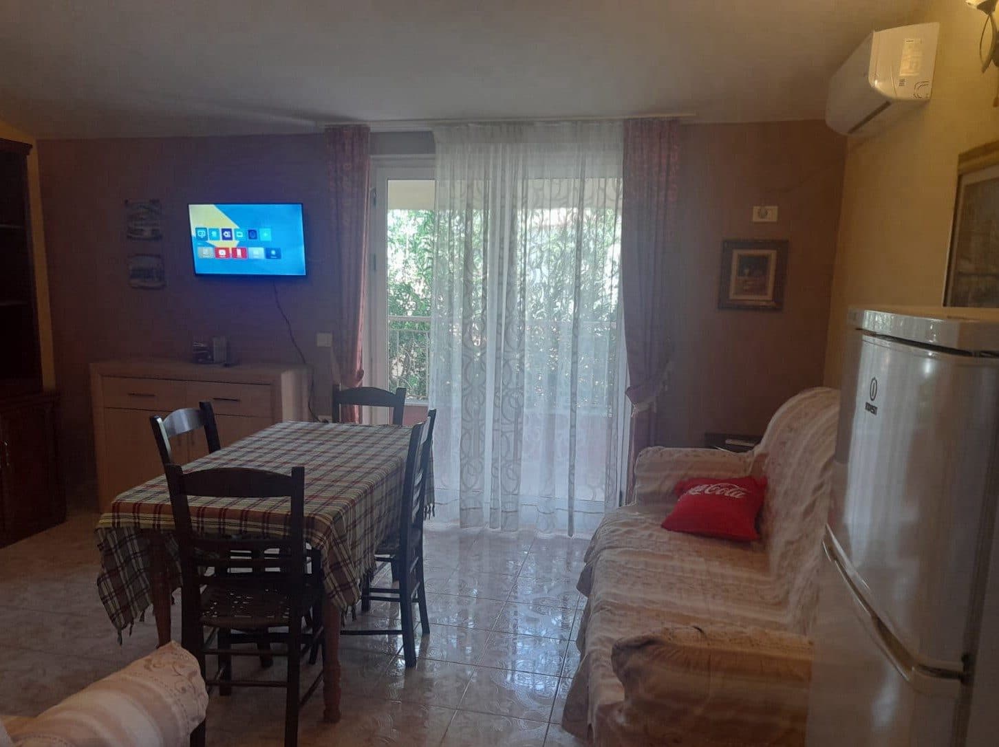 Jepet Shtepi me qera 2+1 Tek Komuna e Parisit