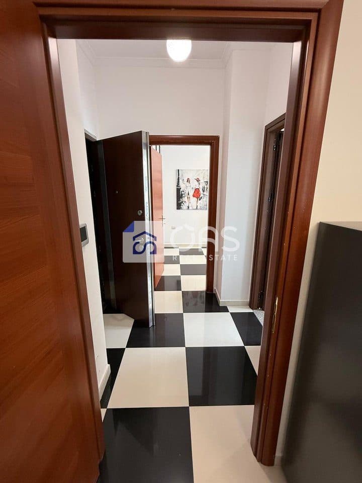 Jepet apartament me qera 1+1 ne Porcelan 4