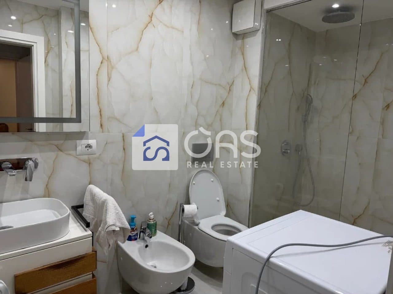 Jepet me qera apartament 2+1+2Te Liqeni I Thate 4